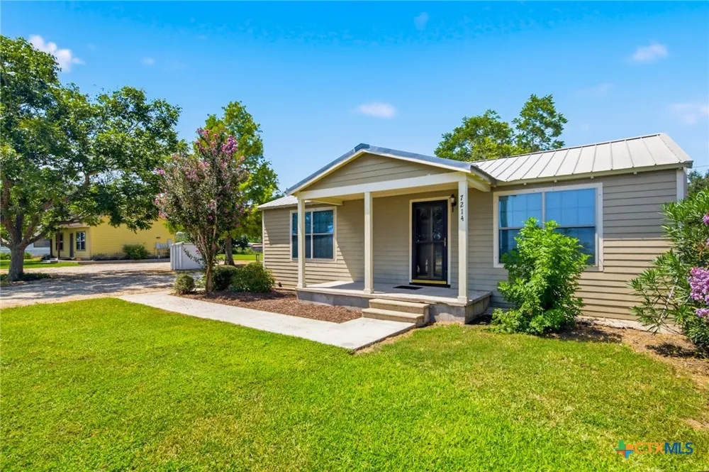 7214 State Highway 185 Victoria, TX 77905