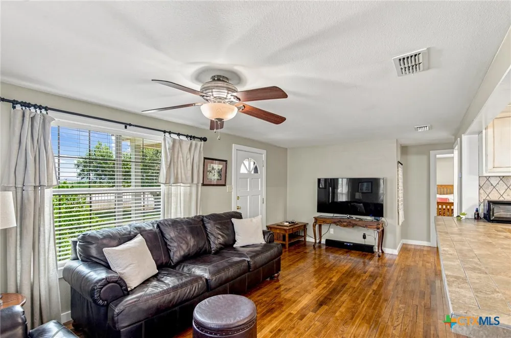 7214 State Highway 185 Victoria, TX 77905