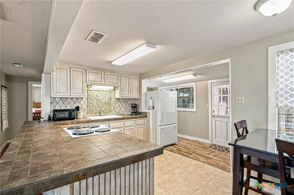 7214 State Highway 185 Victoria, TX 77905