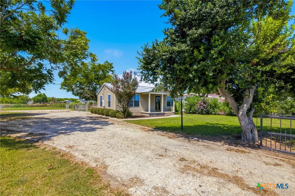7214 State Highway 185 Victoria, TX 77905