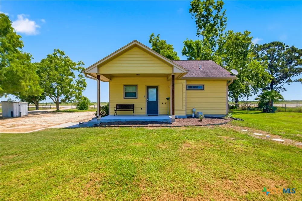 7214 State Highway 185 Victoria, TX 77905