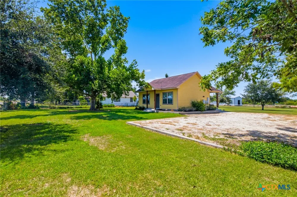 7214 State Highway 185 Victoria, TX 77905