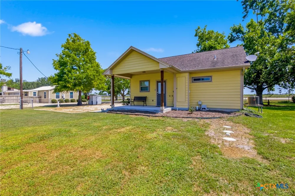 7214 State Highway 185 Victoria, TX 77905