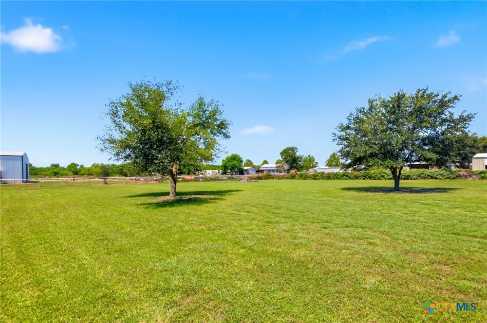 7214 State Highway 185 Victoria, TX 77905