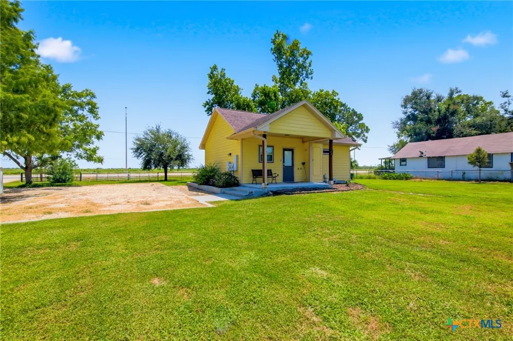 7214 State Highway 185 Victoria, TX 77905