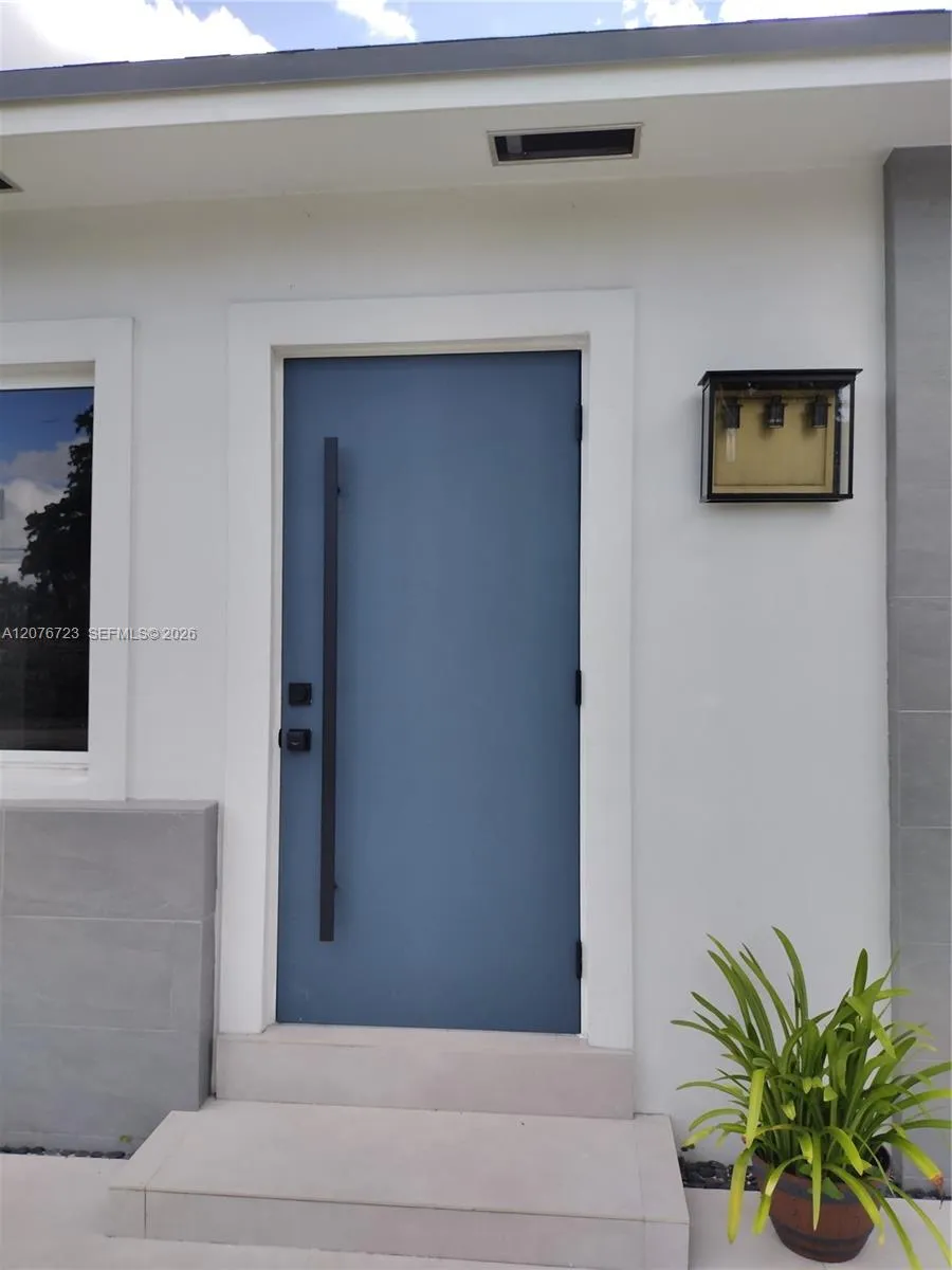 300 S Biscayne River Dr Miami, FL 33169