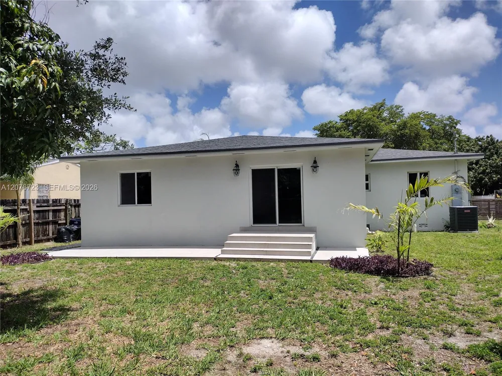 300 S Biscayne River Dr Miami, FL 33169