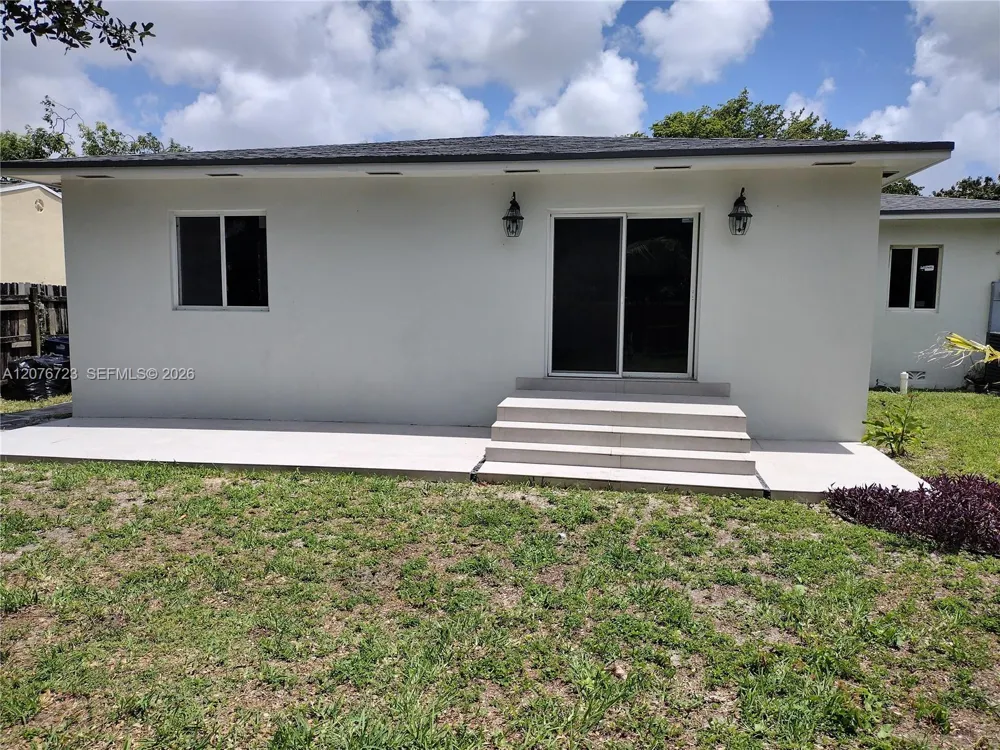 300 S Biscayne River Dr Miami, FL 33169