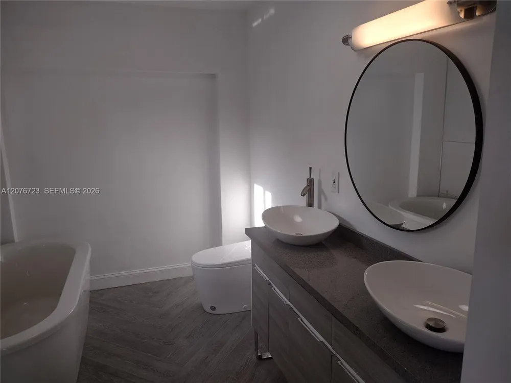 300 S Biscayne River Dr Miami, FL 33169