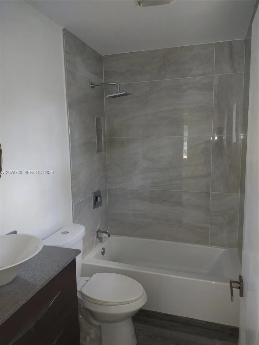 300 S Biscayne River Dr Miami, FL 33169