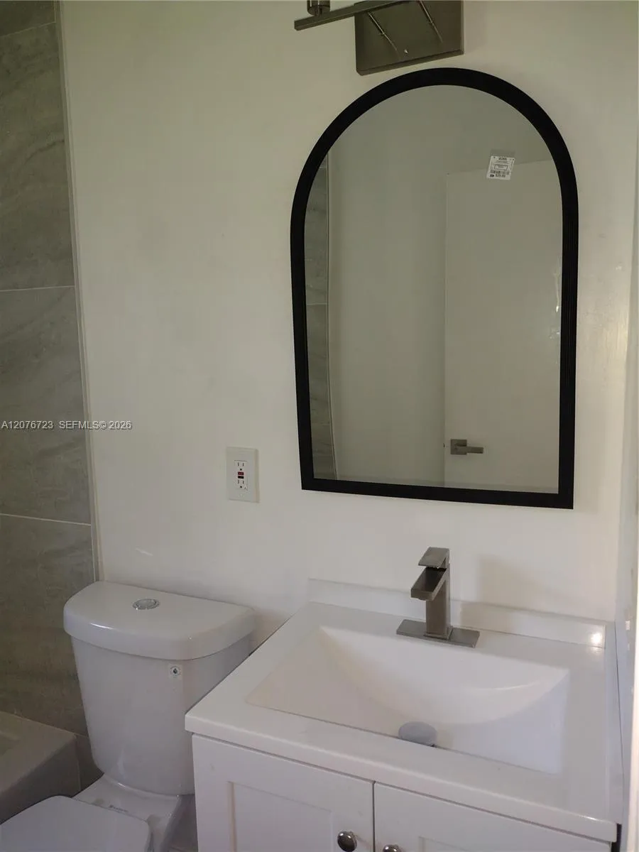 300 S Biscayne River Dr Miami, FL 33169