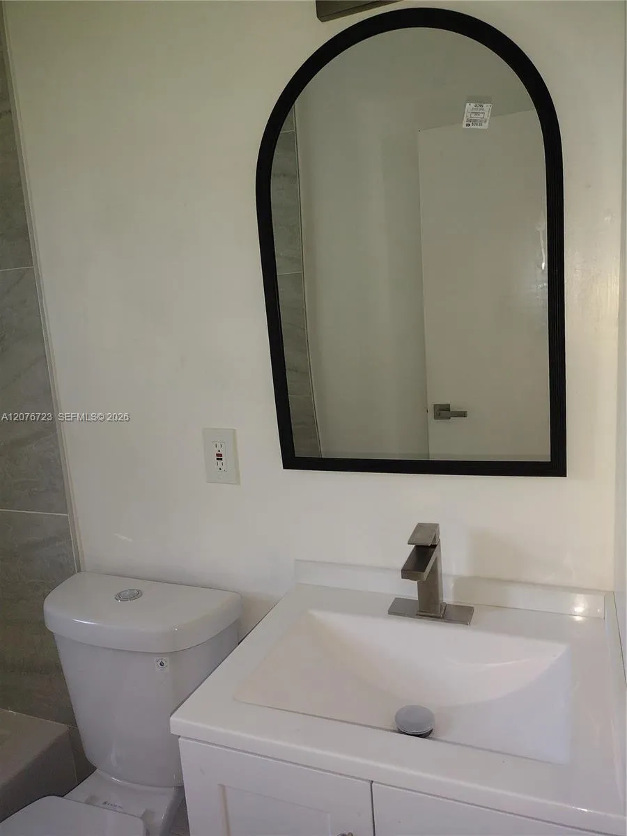 300 S Biscayne River Dr Miami, FL 33169