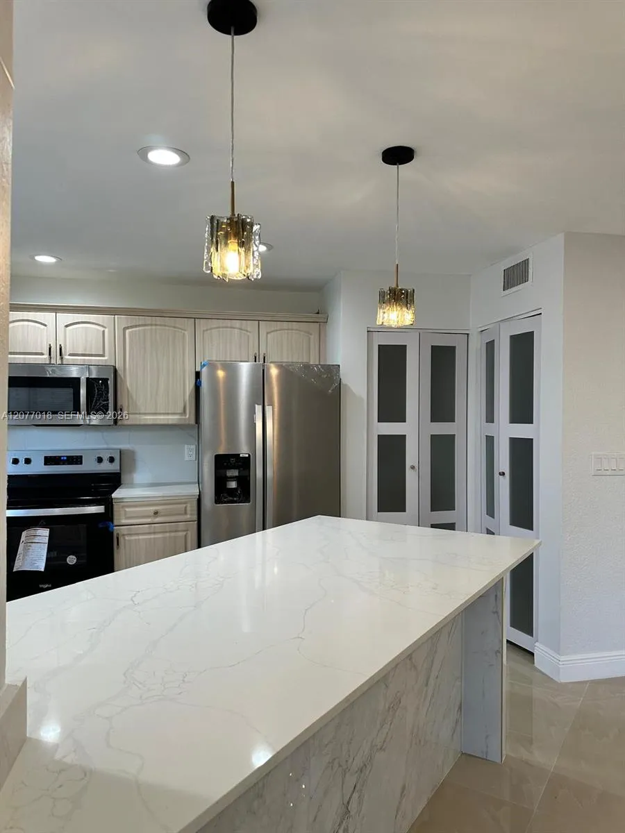 9177 W Sunrise Blvd Plantation, FL 33322