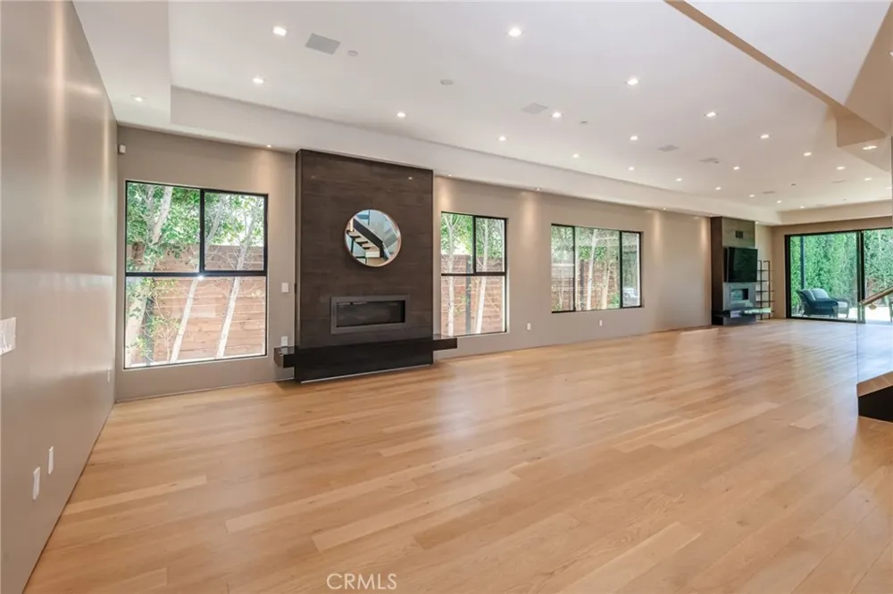 1643 S Carmelina Los Angeles, CA 90025