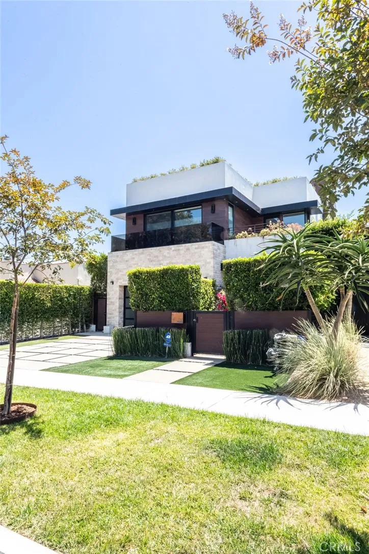 1643 S Carmelina Los Angeles, CA 90025