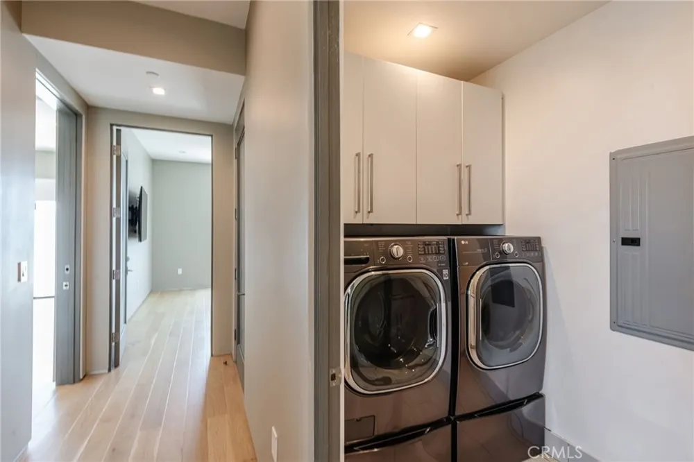 1643 S Carmelina Los Angeles, CA 90025