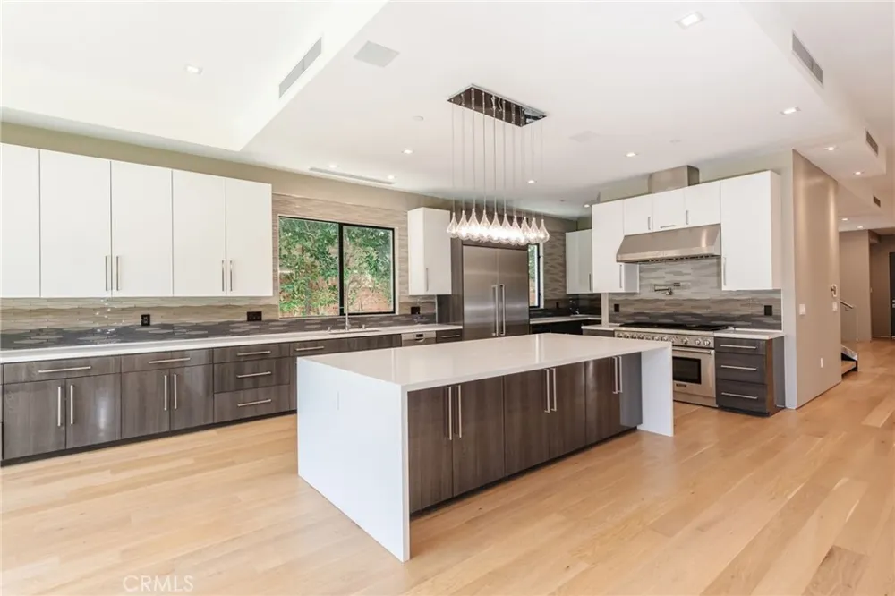 1643 S Carmelina Los Angeles, CA 90025