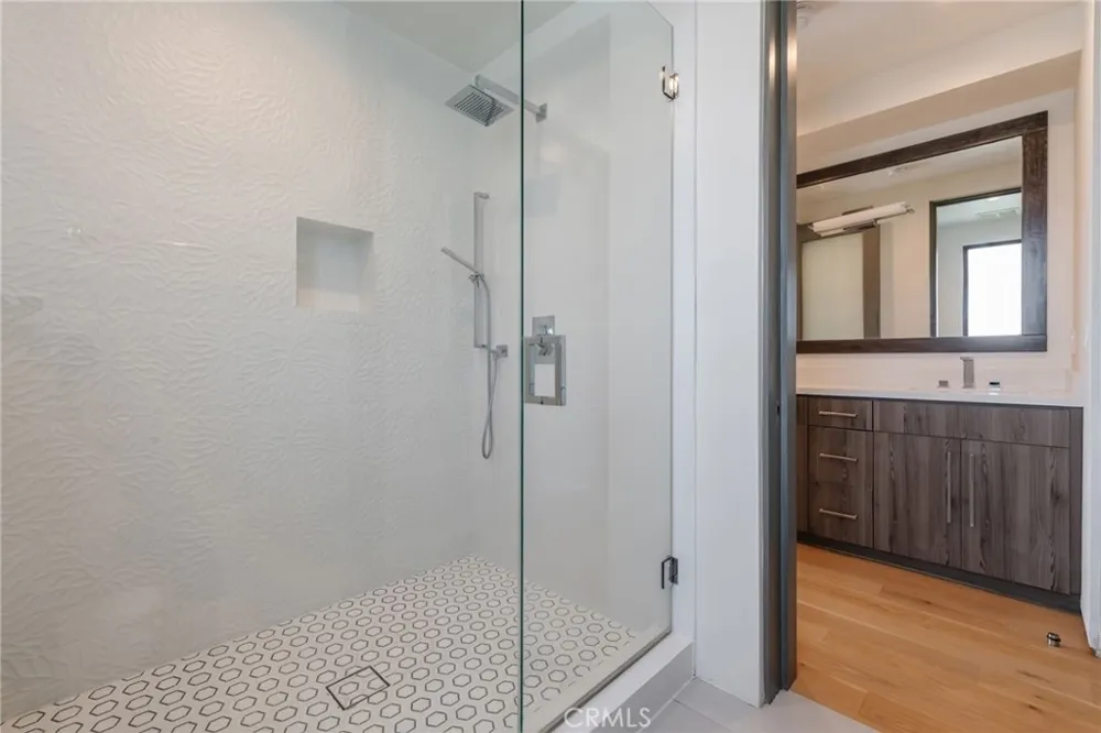1643 S Carmelina Los Angeles, CA 90025
