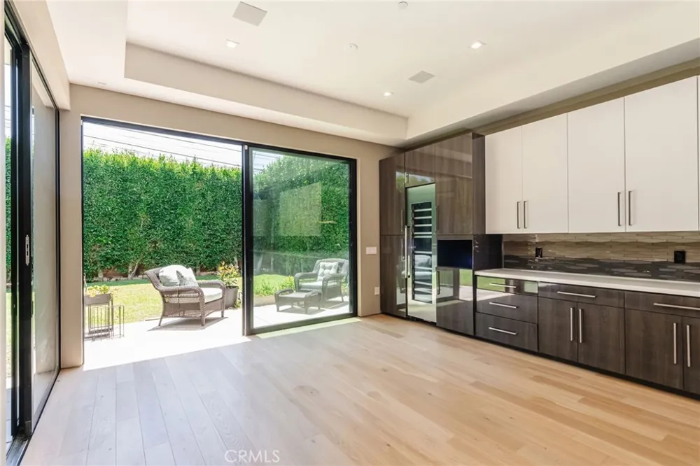1643 S Carmelina Los Angeles, CA 90025