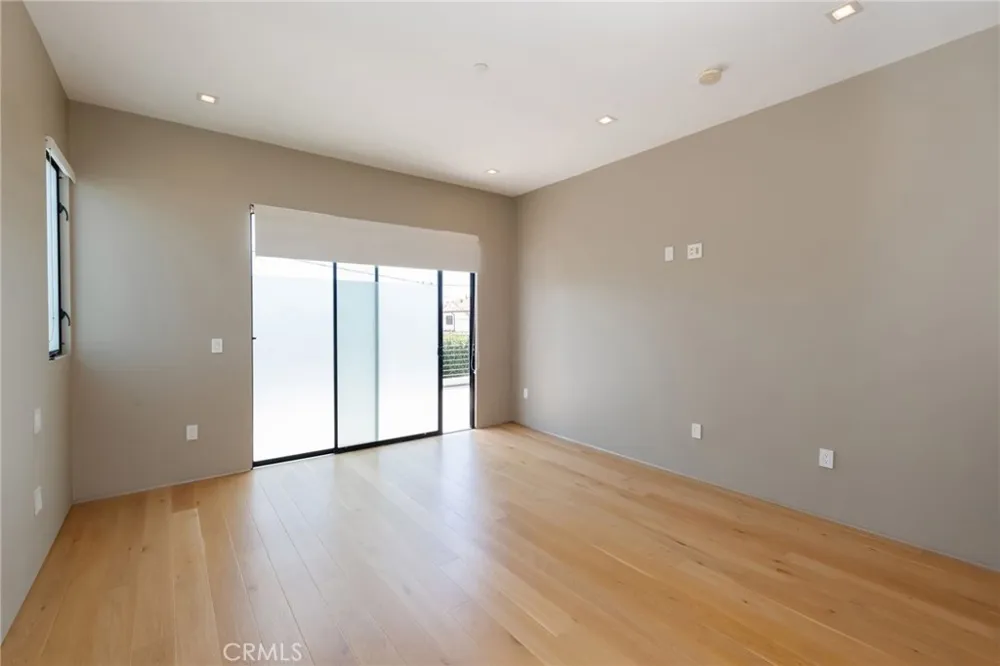 1643 S Carmelina Los Angeles, CA 90025