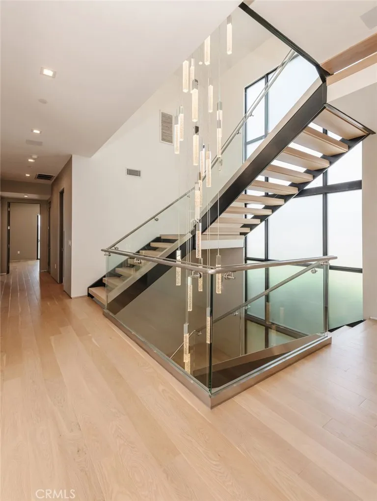 1643 S Carmelina Los Angeles, CA 90025