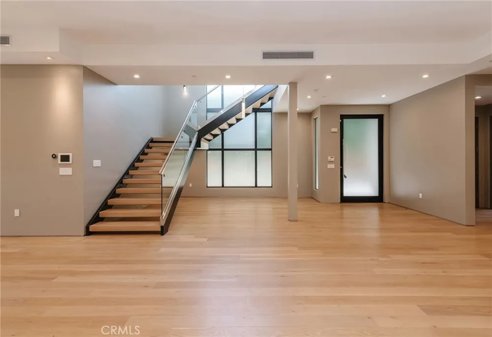 1643 S Carmelina Los Angeles, CA 90025