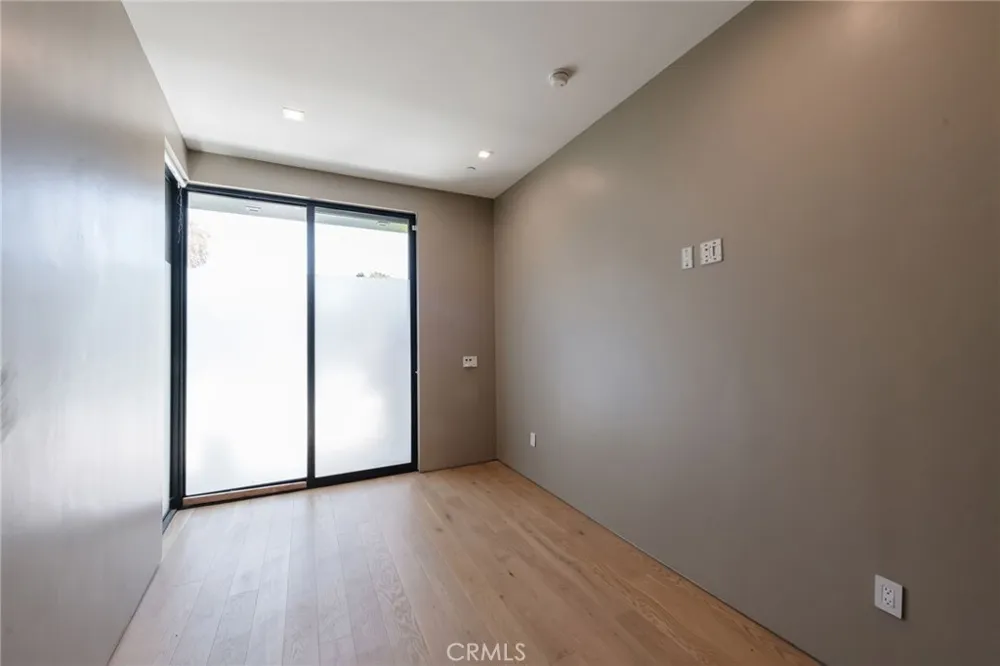 1643 S Carmelina Los Angeles, CA 90025