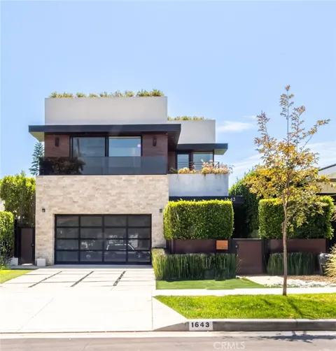 1643 S Carmelina