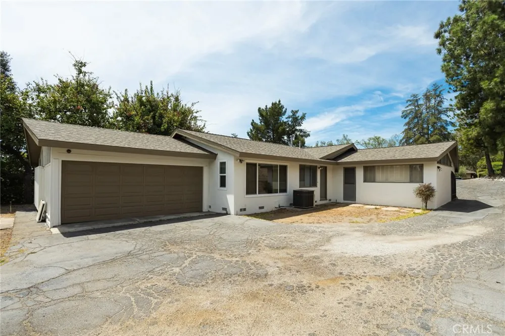 2020 Liliano Sierra Madre, CA 91024