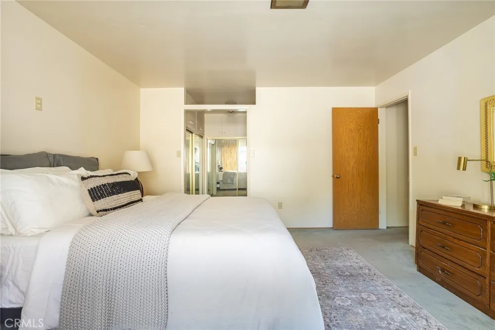 2020 Liliano Sierra Madre, CA 91024