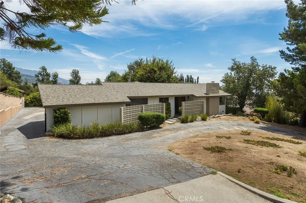 2020 Liliano Sierra Madre, CA 91024