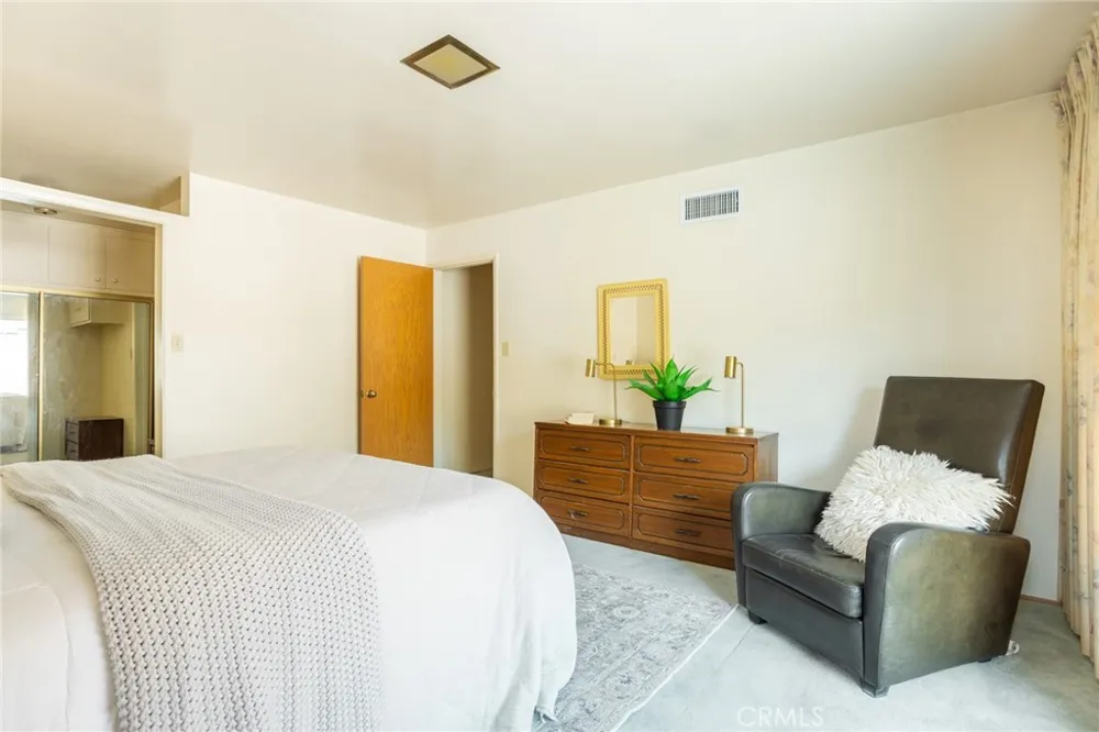 2020 Liliano Sierra Madre, CA 91024