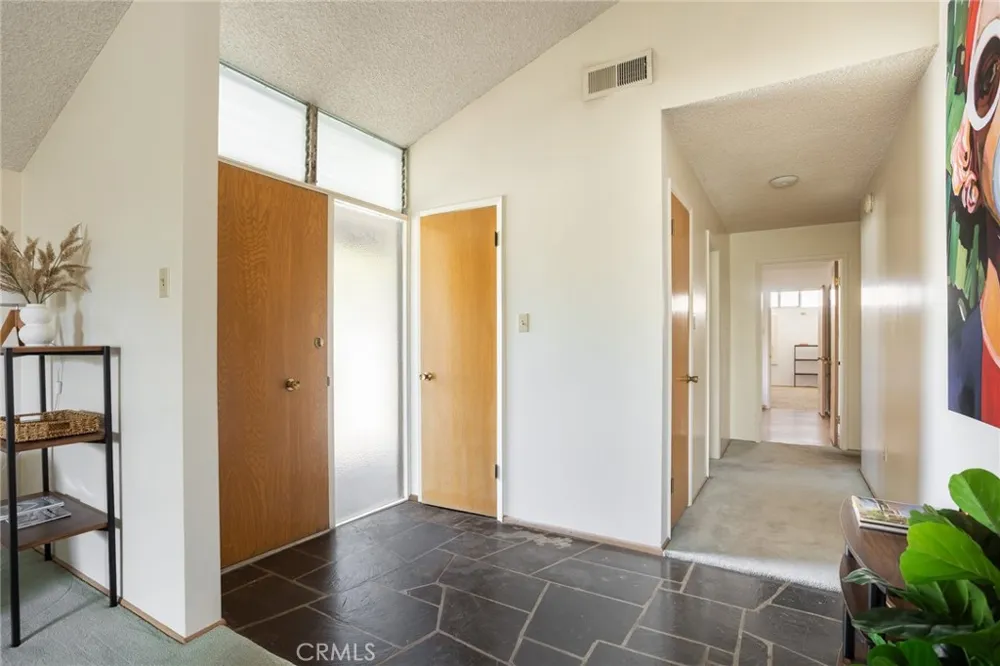 2020 Liliano Sierra Madre, CA 91024