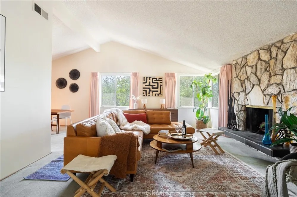 2020 Liliano Sierra Madre, CA 91024