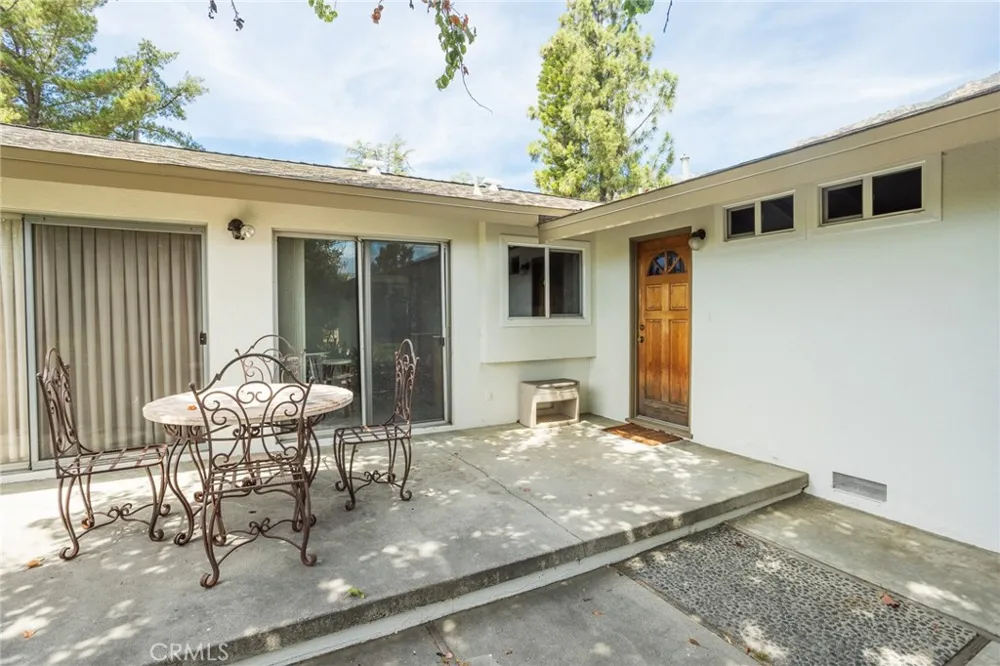 2020 Liliano Sierra Madre, CA 91024