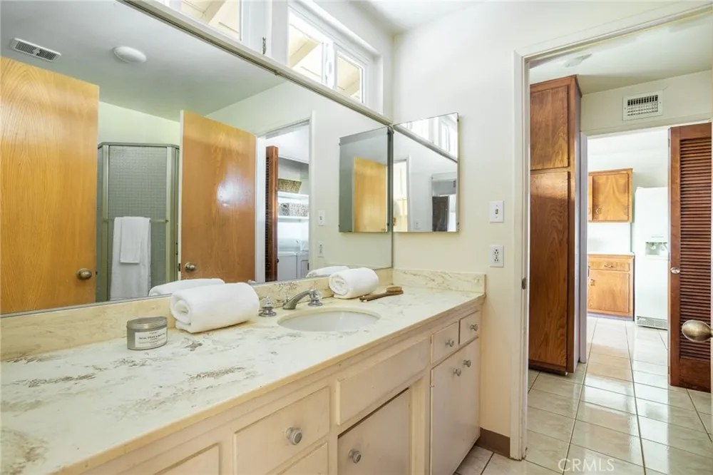 2020 Liliano Sierra Madre, CA 91024