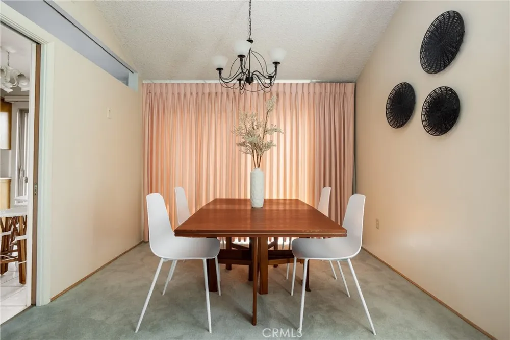 2020 Liliano Sierra Madre, CA 91024