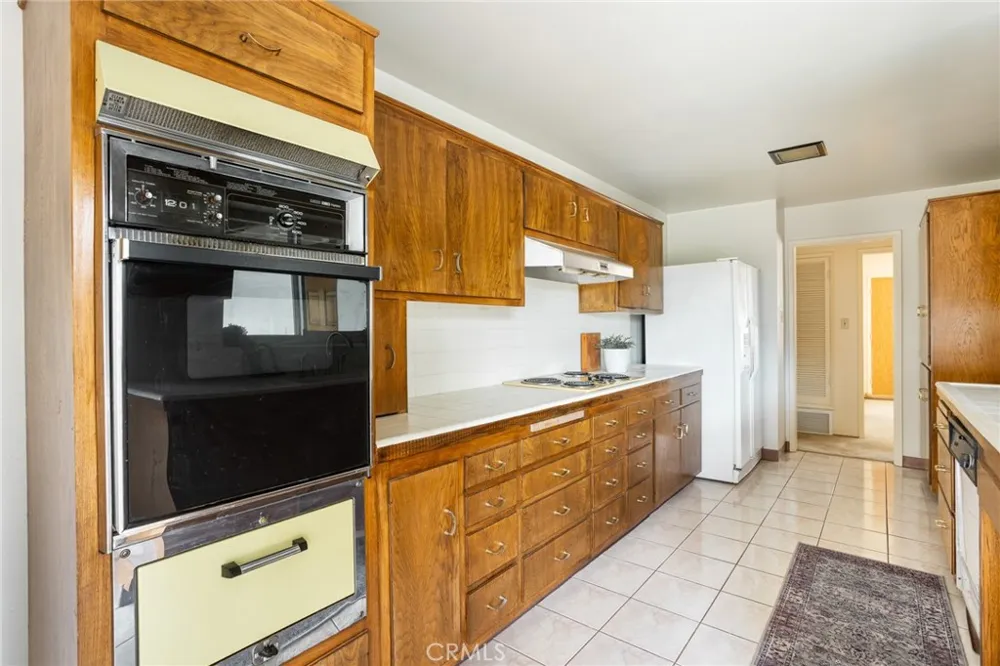 2020 Liliano Sierra Madre, CA 91024