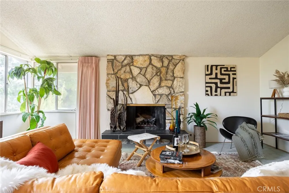 2020 Liliano Sierra Madre, CA 91024