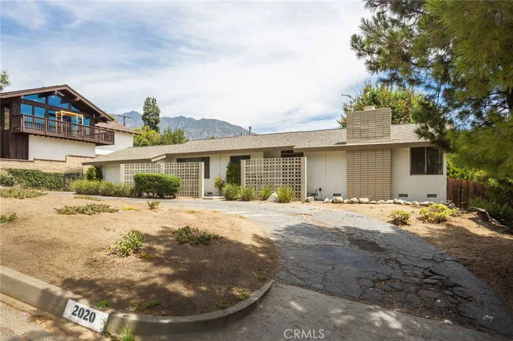 2020 Liliano Sierra Madre, CA 91024