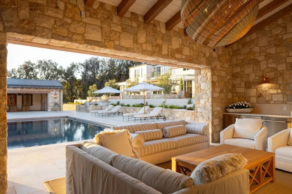 10 Encina Drive Carmel Valley, CA 93924