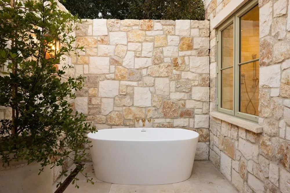 10 Encina Drive Carmel Valley, CA 93924