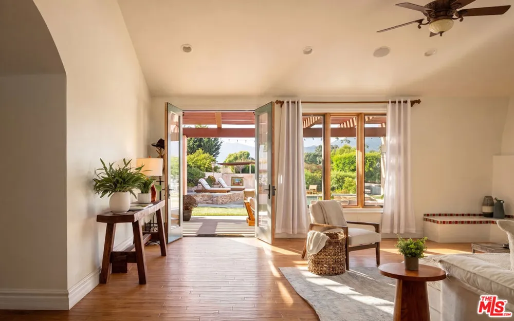 29089 Grayfox Street Malibu, CA 90265