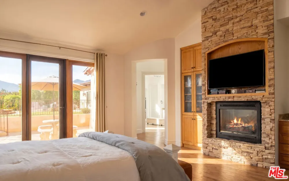 29089 Grayfox Street Malibu, CA 90265