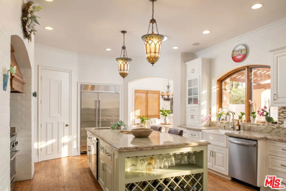 29089 Grayfox Street Malibu, CA 90265