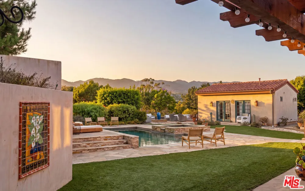 29089 Grayfox Street Malibu, CA 90265