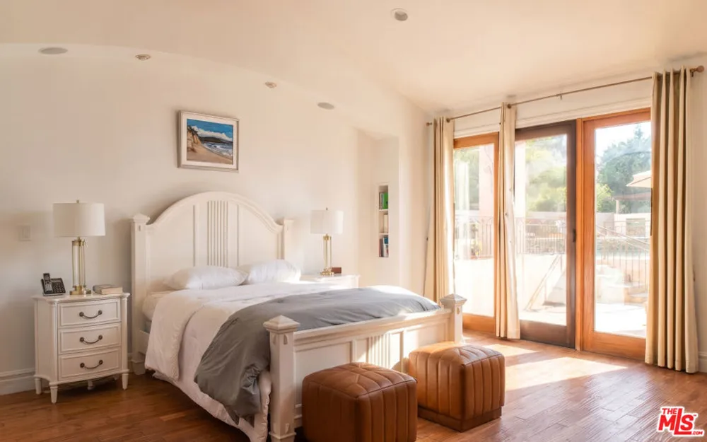 29089 Grayfox Street Malibu, CA 90265