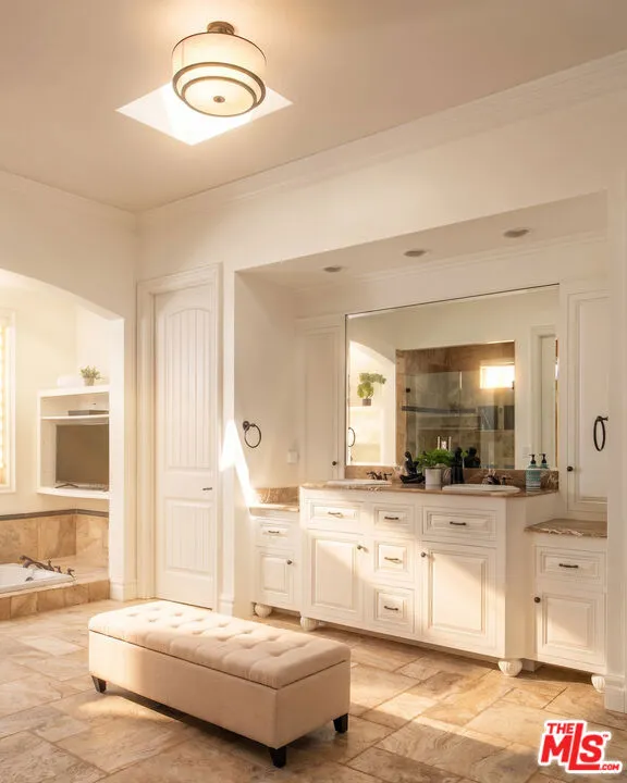 29089 Grayfox Street Malibu, CA 90265