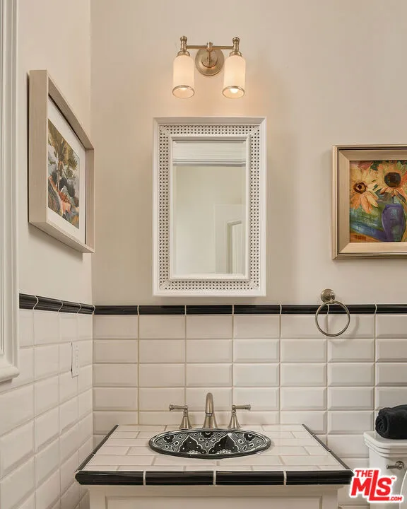 29089 Grayfox Street Malibu, CA 90265