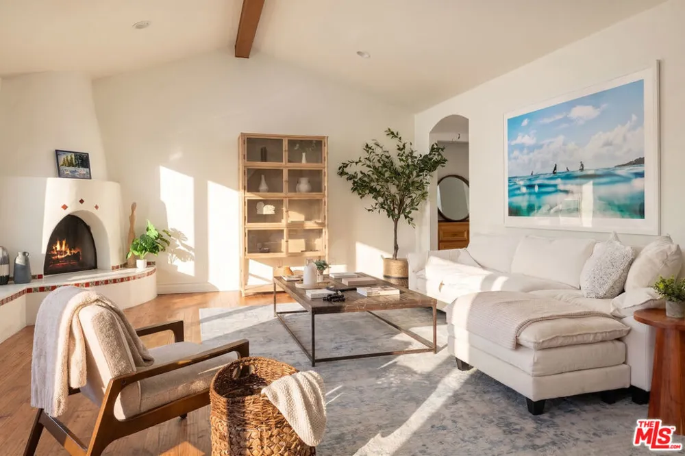 29089 Grayfox Street Malibu, CA 90265